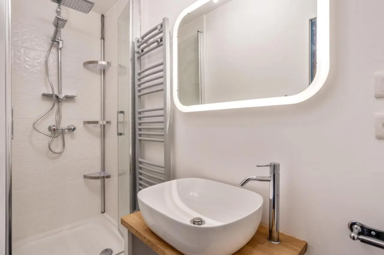 Studio In The Marais District - Paris - Welkeys Apartment