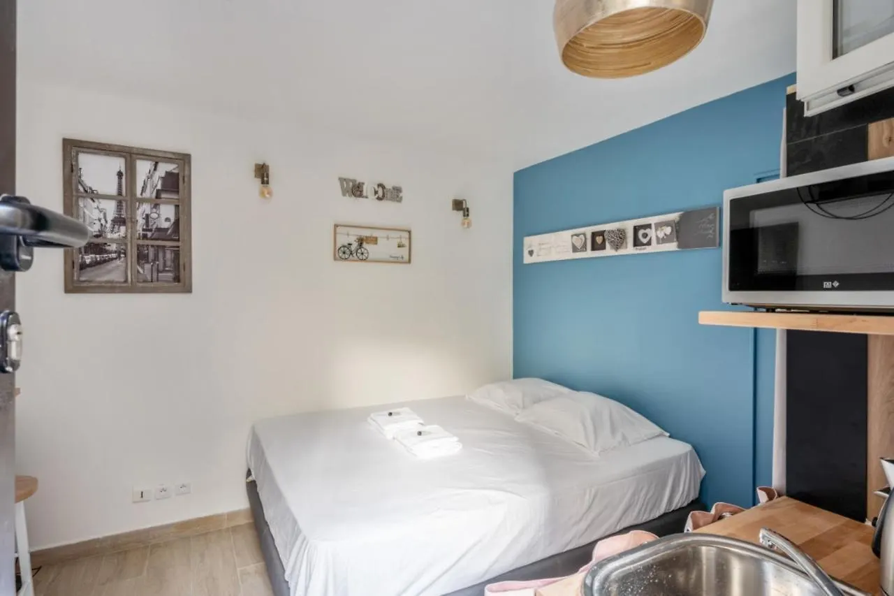 Studio In The Marais District - Paris - Welkeys Apartment 0*,  France